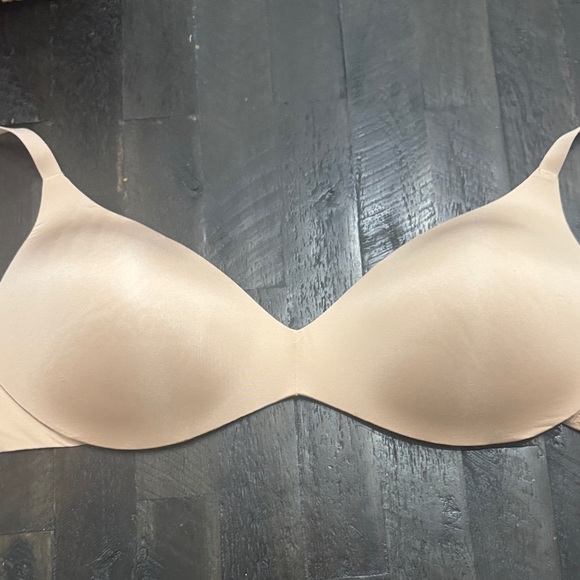 SKIMS Smooth Nude Bra - Picture 1 of 2